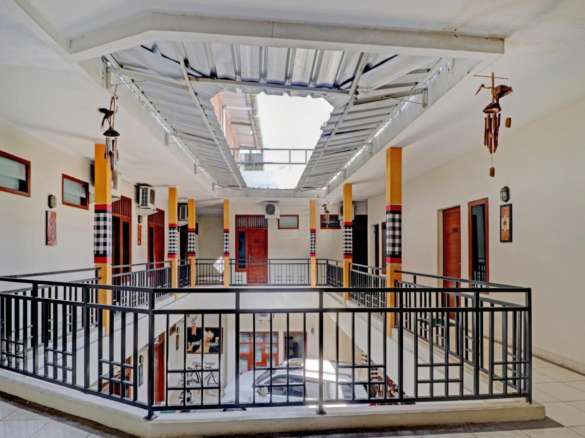 Capital O 90407 Wisma Bahtera Hotel Cirebon Εξωτερικό φωτογραφία