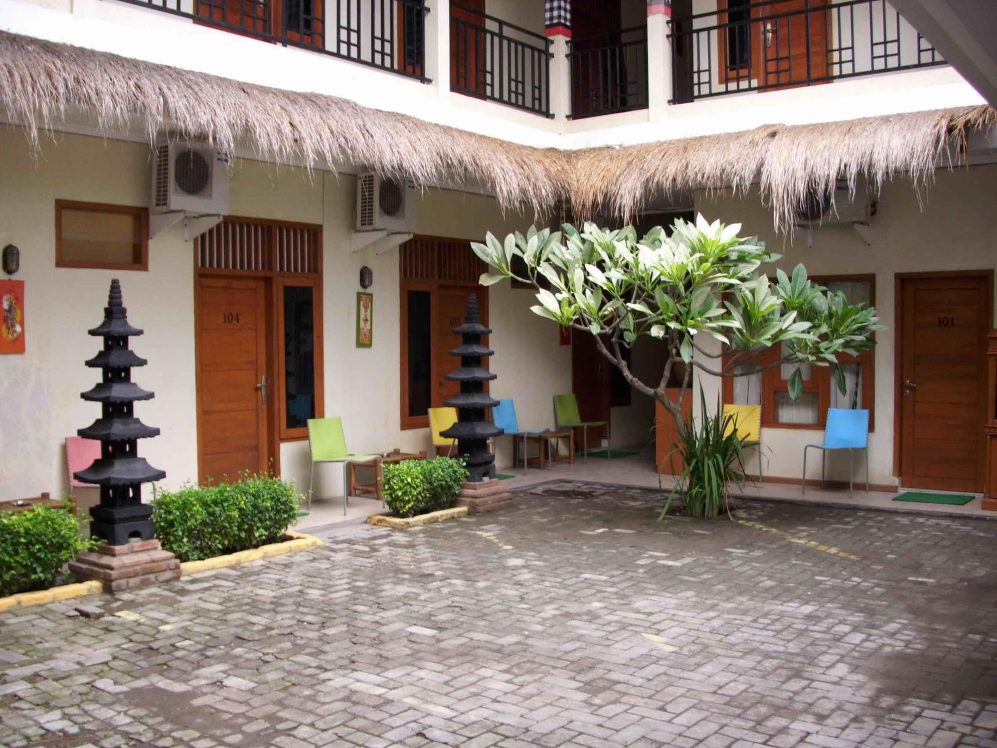 Capital O 90407 Wisma Bahtera Hotel Cirebon Εξωτερικό φωτογραφία
